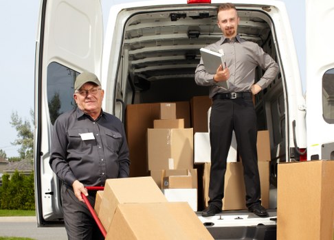 Professional packing and unpacking services in Edgware for home moving