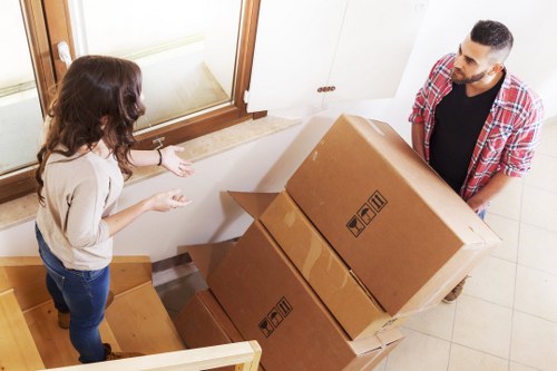 Edgware moving truck service for loading and unloading belongings