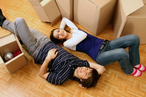 Local storage space for furniture and boxes in Edgware